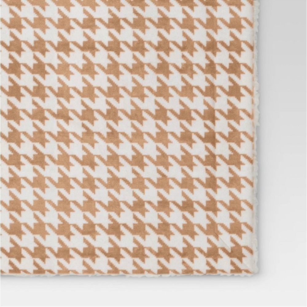Printed Plush Houndstooth Throw with Faux Shearling Reverse Neutral/Cream - Picture 4 of 7